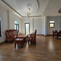 Cho Thuê Villa Đẹp Mới 100% Mặt Tiền View Đẹp . 1000 M2 .Ngọc Uyên 0948676493