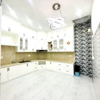 Bán nhà quận 6 - Hẻm xe hơi thông thoáng - BTCT ngang hiếm 5.3m - 8.4 T
