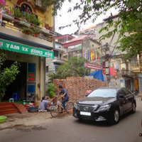 Nhà Mặt Phố Nguyễn Văn Trỗi 40M2 - Ô Tô Đỗ - Mặt Tiền Rộng - Kinh Doanh - Hiếm Bán