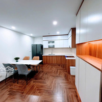 Em Cần Bán 3 Ngủ Nhà Đẹp, View Sông Hồng Cầu Vĩnh Tuy, Nội Thất Mới Đẹp. Liên Hệ: 0968 602 202