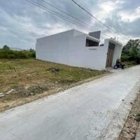 Nhà đẹp giá rẻ đường xe hơi tới nhà Phú Tân tp Bến Tre
