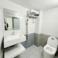 SIÊU RẺ ! BÁN NHÀ 2 TẦNG ĐƯỜNG HOÀNG DIỆU NGAY TRUNG TÂM, NHÀ ĐẸP, FULL NỘI THẤT.