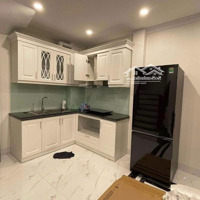 Cho Thuê Nguyên Căn Nhà Phố Nguyễn Văn Cừ - Ngọc Lâm - Lô Góc - Ô Tô Cáh 30M - 3 Phòng Ngủgiá Bán 12 Triệu.