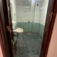 Cho thuê nhà 5 tầng,1 tum, 9 phòng ngủ, vệ sinh khép kín ,phố Hoàng Ngân