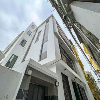 Âu Cơ - Tây Hồ - 2 Thoáng - Ô Chờ Thang Máy - Giếng Trời - 15M Ra Ô Tô Tải Tránh - View Vườn Đào