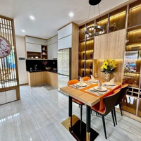 Căn Hộ Mặt Tiền Xa Lộ Hà Nội Bán Giá 1,9 Tỉ Có Full Nội Thất Hiện Đang Cho Thuê 12 Triệu 1 Tháng