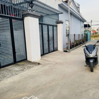 Cho Thuê Nhà 1 Trệt 1 Lầu. Khu 8 Phú Hoà, Tp Thủ Dầu Một, Bd
- Nhà Gồm, 1 Phòng Khách, 3 Phòng N