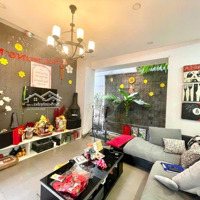 Biệt Thự 140M2 Ngay Lý Thường Kiệt P7 Gv. 12X18 . 6 Pn. 5 Phút Ra Sân Bay
