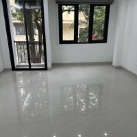 Cho Thuê Văn Phòng Đẹp, 2 Mặt Thoáng Vừa Xây Dựng Xong. Giá Ưu Đãi Tốt Đầu Năm 7 Triệu/Tháng