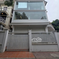 Siêu Phẩm Nhà Mặt Phố Hiếm Cầu Giấy.diện Tích70M2 ,5 Tầng ,Thang Máy . Giá Bán 28 Tỷ . Liên Hệ: 0936203001