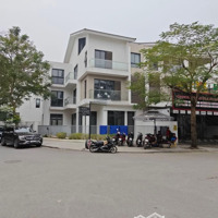 Chính Chủ Cần Bán Nhà Mặt Phố Vũ Phạm Hàmdiện Tích90M2 ,7 Tầng,Thang Máy Giá Bán 35 Tỷ . Liên Hệ: 0977632716