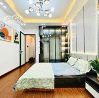 Bán Nhà Tập Thể Vạn Bảo, Đội Cấn, 2 Ngủ, 2 Vệ Sinh Ô Tô Vào Tận Sân Nhà, Có Sân Để Xe, Nhà Đẹp, Ở Ngay