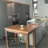 Bán Biệt Thự Sân Vườn Đường Nguyên Ư Dĩ P.thảo Điền Q2 Diện Tích 10 X 21M Trệt Lầu Giá Bán 41 Tỷ