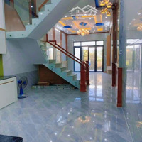 Nhà Ngay Chợ Đức Hòa-Đẹp Lung Linh(123,8M2-2,4 Tỷ) 1 T 1 L - 3 Phòng Ngủ- 2 Vệ Sinh(Mt Đường Bê Tông)