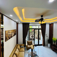 Nhà Kiểu Biệt Thự Đẹp Gần Biển