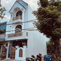 Nhà Kiểu Biệt Thự Đẹp Gần Biển
