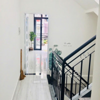Cho Thuê Nhà Mặt Tiền Duy Tân 1 Trệt 2 Lầu 5 Phòng Ngủ4 Nvs Giá 24 Triệu/Tháng 0979792970