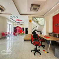 Bán Nhà - Lô Gốc 2 Mặt Tiền Trung Tâm Anh Ngữ English Time - Đường Lò Lu -Diện Tích215M2 - Quận 9