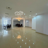 Biệt Thự Căn Góc 4 Tầng Quận 7 Ngang Gần 20 M, Hơn 300 M2 Thổ Cư, 27 Tỷ