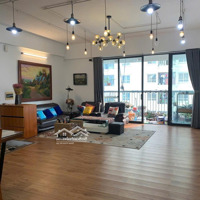 Bán Căn Hộ Tòa Ct2 Văn Khê 144M 3N 2Vs , 2 Ban Công, Giá 5.2X Tỷ .Lh E Lượng : 0852.844.692