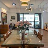 Bán Căn Hộ Tòa Ct2 Văn Khê 144M 3N 2Vs , 2 Ban Công, Giá 5.2X Tỷ .Lh E Lượng : 0852.844.692