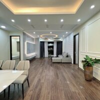 Bán CHCC 262 Nguyễn Huy Tưởng, Thanh Xuân căn góc 138m 3PN 2 ban công ĐN có lốt ô tô