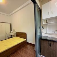 Cho Thuê Phòng Trọ Ban Công Thoáng, Rộng 25m2 ở Đinh Bộ Lĩnh gần Vòng xoay Hàng Xanh Bình Thạnh
