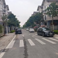 Bán Biệt Thự Song Lập 135M2 Đẹp Như Mơ Trong Khu Đô Thị Singapore, Ở Hay Cho Thuê Được Ngay.