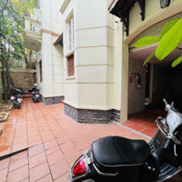 Biệt Thự 7 Phòng Ngủ, Đủ Đồ, Gara, Sân Vườn Ở Tây Hồ Cho Thuê Để Ở, Trường Học, Cafe, Nhà Hàng, Cty