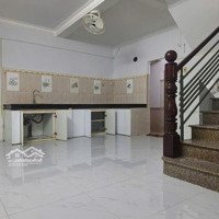Nhà Cho Thuê Só 54/ Út Tịch, Phường 4, Quận Tân Bình .
