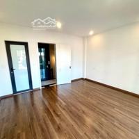 Bán Nhanh Nhà Phố Trạm, Long Biêndiện Tích40M 5 Tầng Giá Bán 6,2 Tỷ Ở Luôn, Ô Tô Đỗ Cổng