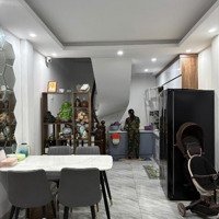 Bán Nhà 6 Tầng Ô Tô Đỗ Cổng Ở Phố Bồ Đề, Long Biên Nhỉnh 7 Tỷ