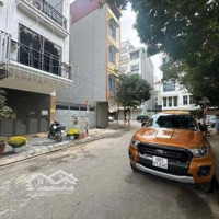 Người Quen Gửi Bán Nhà Đẹp Phố Giang Văn Minh - Gần Phố Cách 10 M Ô Tô Tránh - 6 Ngủ - Nhà Dân Xây