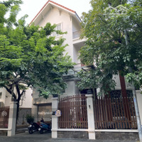 Biệt Thự Sân Vườn Làng Việt Kiều Châu Âu 155M2*Mặt Tiền 9M. Đường Chính View Gần Khuôn Viên 42.5 Tỷ
