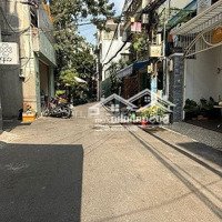Bán Chung Cư Đề Thám Quận 1, Giá Rẻ 2 Tỷ Hơn -Diện Tích52M2 2 Phòng Ngủ- Thuê 20 Triệu/Th