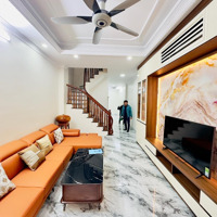 Cho Thuê Nhà Riêng Phố Chùa Láng - Đống Đadiện Tích50M X 4 Tầng 4 Phòng Ngủfull Đồ Giá Bán 13 Triệu