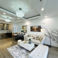 Chính Chủ Cần Bán Căn Hộ 3 Pn 2 Vệ Sinh129M2 Giá Bán 12,2 Tỷ Royal City 72A Nguyễn Trãi Liên Hệ: 0938312111