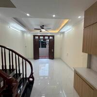 Bán nhà Đàm Quang Trung. Cạnh cầu Vĩnh Tuy - Siêu thị Aeon Long Biên. 30m x 5T, hơn 5 tỷ.