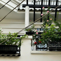 Siêu Phẩm 4 Tầng, Cạnh Sân Bay Tsn 50M (5X10), Kiến Trúc Châu Âuhẽm Xe Hơi6M, Khu Dân Trí Cao -12 Tỷ Tl