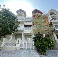 Cho Thuê Biệt Thự Làm Văn Phòng Diện Tích 7,5*20M Tại Kdc Him Lam Quận 7, Giá 50 Triệu/Th