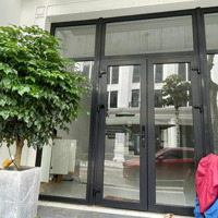 Gấp Cho Thuê Biệt Thư Tầng 1 Và Tầng 2 Nhà 5 Tầng, Louis City Hoàng Mai, Giá 15 Triệu