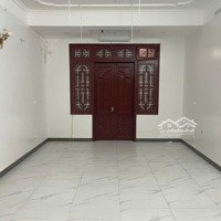 Cho Thuê Nhà Mp Q. Cầu Giấy Vị Trí Trung Tâm Dễ Tìm, Ô Tô Đỗ Cửa