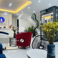 Bán Nhà Lô Góc Mặt Phố Trần Quốc Hoàn - Cầu Giấy 72M 8 Tầng Thang Máy Nhà Đẹp Kinh Doanh