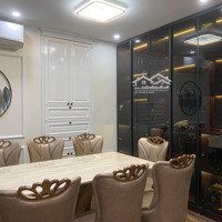 Gia Đình Bán Căn 2 Ngủ 75M2, Ban Công Đông Nam, Đủ Nội Thất, Sổ Đỏ. Giá Bán 4,6 Tỷ 17T Hoàng Đạo Thúy