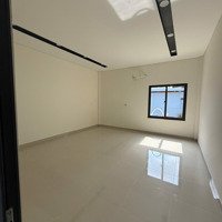 Nhà 3 Tầng Trống Suốt Mặt Tiền Nguyễn Phước Lan