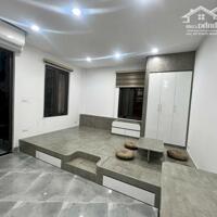 Bán nhà phố Trần Hữu Tước – Đống Đa, diện tích 44m2x6 tầng thang máy, giá 10.95 tỷ.