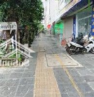 Cho Thuê Nhà Mặt Phố Chùa Bộc ,Diện Tích50M2 X 5T,Mặt Tiềnx 4,5M, Giá Thuê 65 Triệu/ Tháng.lh Cc 0965115212