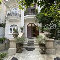 Chính Chủ Bán Biệt Thự Sân Vườn! Đường Quốc Hương, Thảo Điền Q2- 14X25M Hầm 3 Tầng. Giá Bán 65 Tỷ