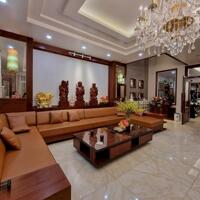 Bán biệt thự Trần Thái Tông, lô góc 2 mặt đường lớn, 230m2 có hầm, giá bán 100 tỷ
