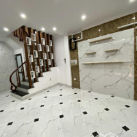 Cho Thuê Nhà Ô Tô Đỗ Cửa Phố Giang Văn Minh 70M2 4T Các Tầng Thông Sàn. Có Sân Để Xe Máy. 20 Triệu/Th